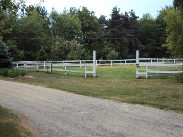 3820_fence_before.jpg