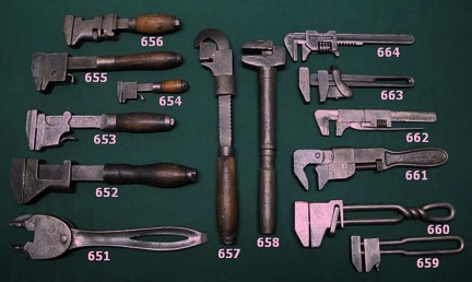 4407_old_wrenches.jpg