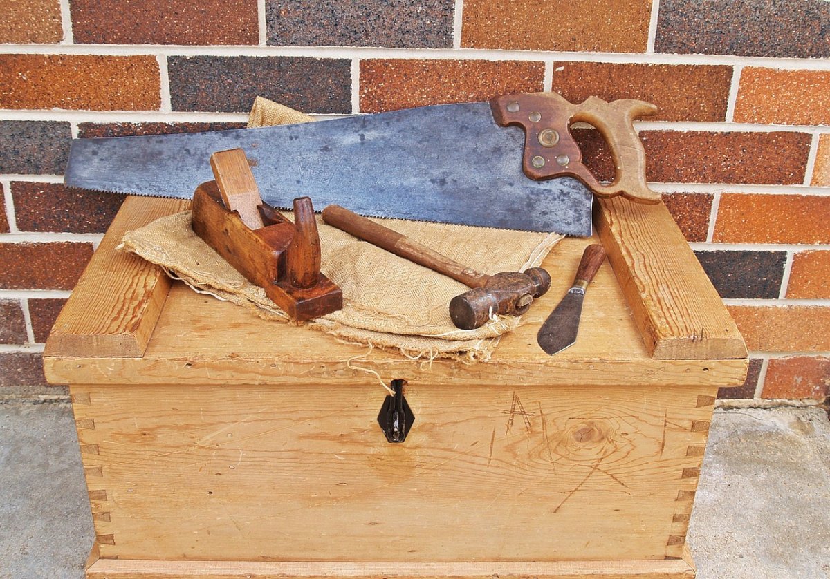 carpenters-toolbox-1466467_1280.jpg