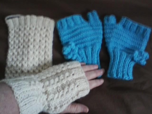 fingerless gloves.jpg
