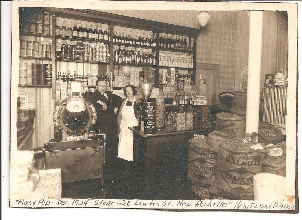 Grandma & Grandpa Kraston - 1924.jpg