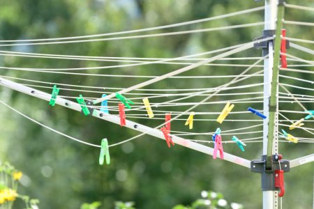 umbrella-clothesline-clips-yard-840x560-75.jpg