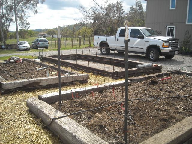 Railroad Ties Ok For A Raised Bed, Are Railroad Ties Bad For Gardens